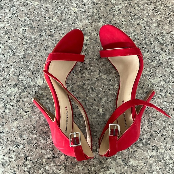 Red‎ ankle strap heels by Body Central. - Picture 8 of 9